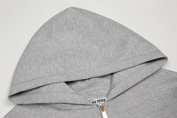 ブランドパーカー側面デザイン